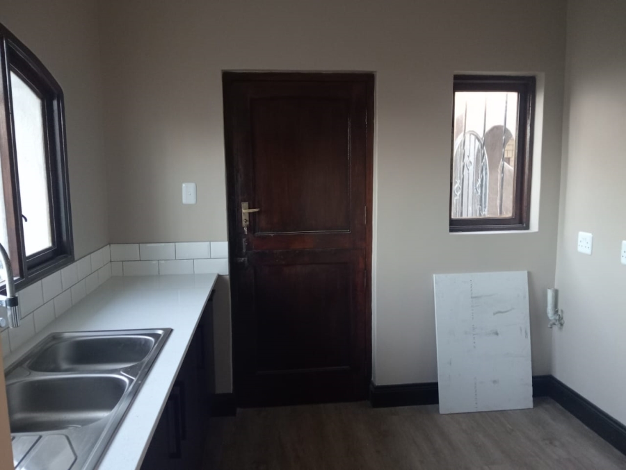 5 Bedroom Property for Sale in Paradise Beach Eastern Cape